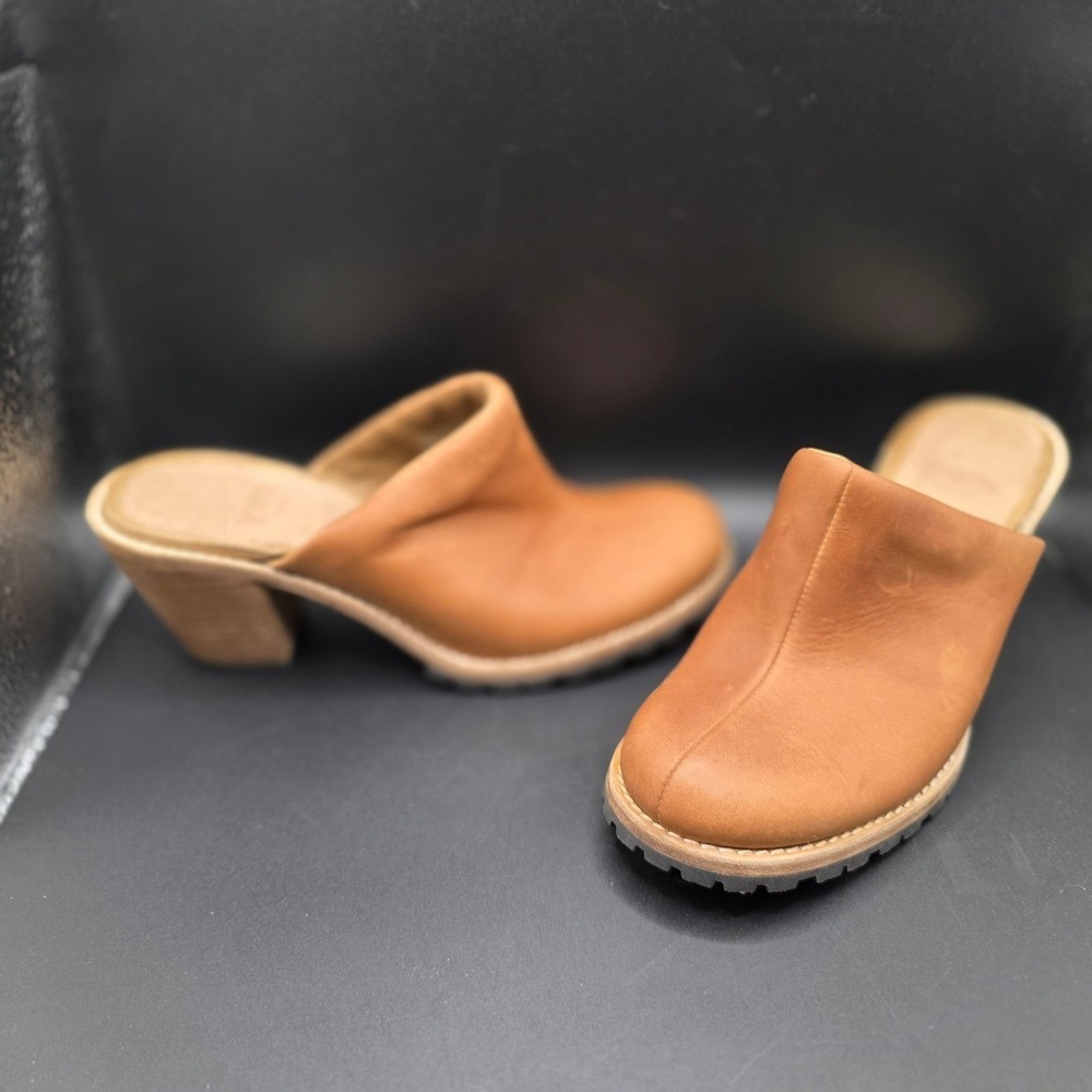 Woolrich Tan Leather Clog Mules Womens 6.5 M Lug Sole Stacked Heel Slip On Shoes